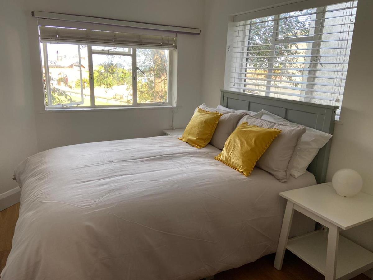 Warwick House - Stunning House With Terrace And Sea Views, Sleeps 11 Villa Worthing Eksteriør bilde