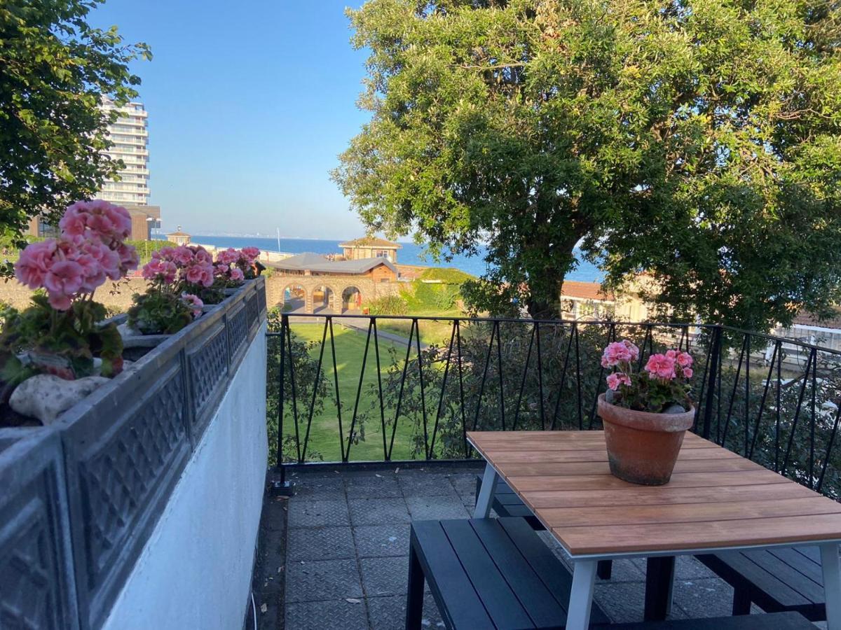 Warwick House - Stunning House With Terrace And Sea Views, Sleeps 11 Villa Worthing Eksteriør bilde